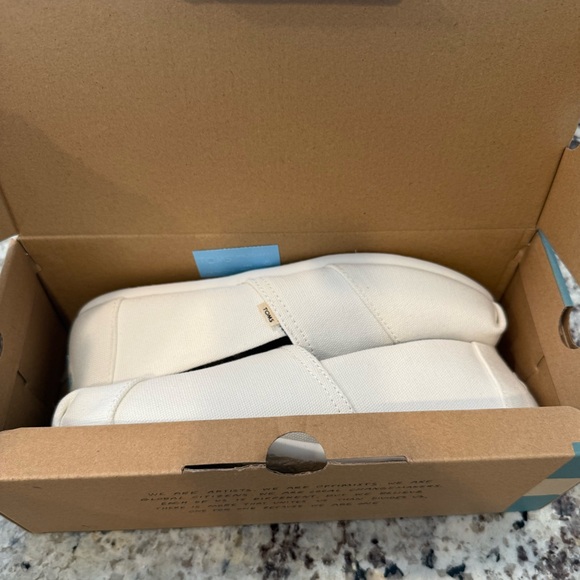 Tom's Women White Canvas 10 - Picture 9 of 9